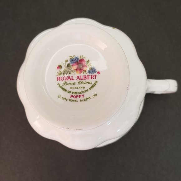 Royal Albert Flower of the Month August Fine Bone China Coffee Tea Cup poppy - Picture 5 of 8